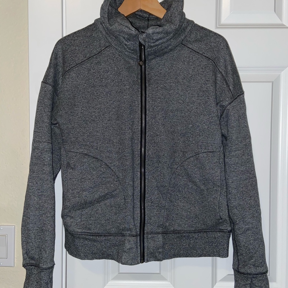Medium gray lululemon zip slouch collar 8